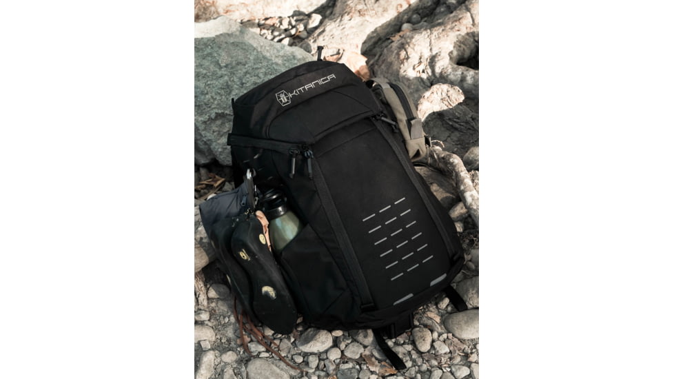 KITANICA Vespid 30L Backpack, Black, 104-0001