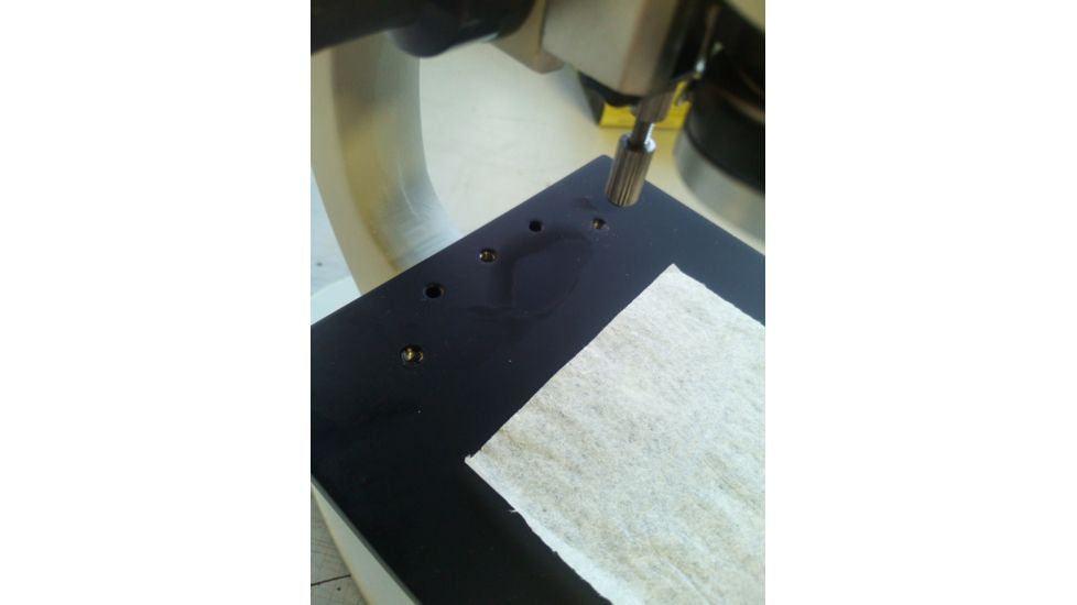 Attaching the Konus Movable Table 5327 for Konus 5302 Microscope 2-4