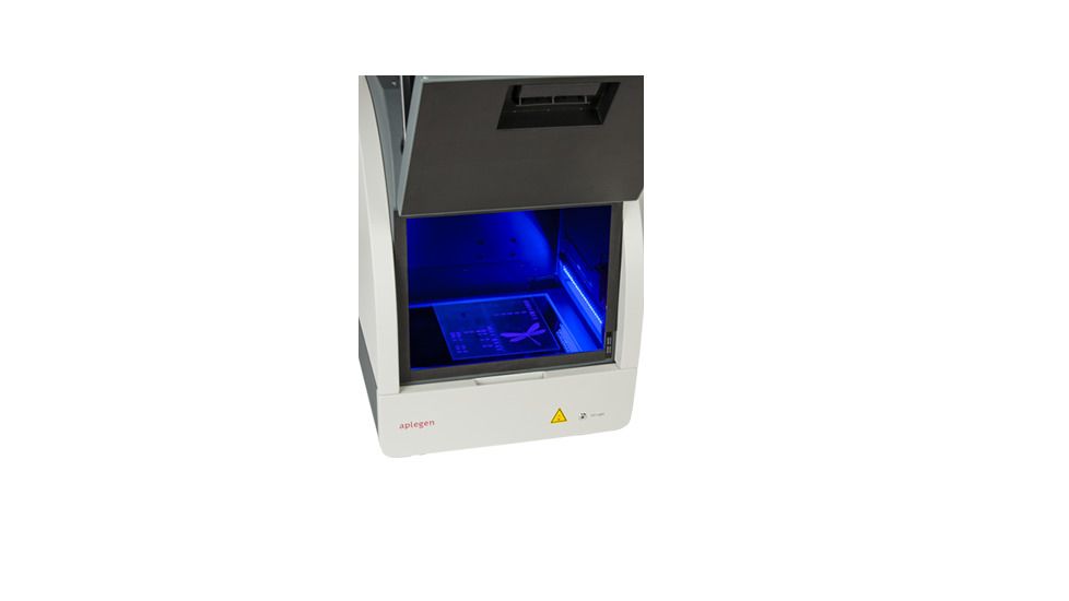Labnet Enduro GDS Touch Imaging System, 302 nm, 18x17x27 GDST-1302