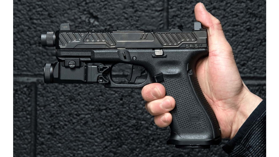 Leapers UTG Sub-Compact Pistol Light, 200 Lumen, Picatinny Mount, Black, LT-ELP120R