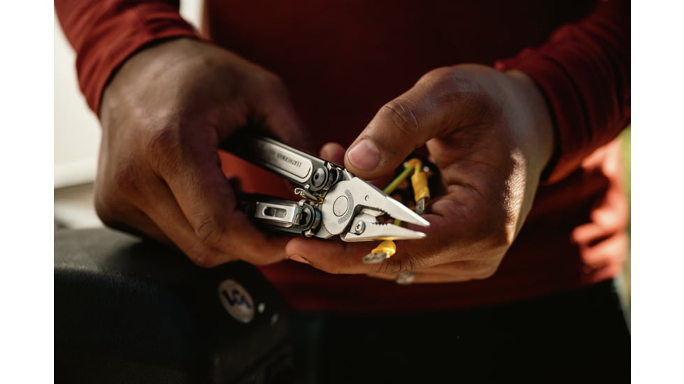 Leatherman ARC Multi-Tool, 2.76in, MagnaCut Stainless Steel Blade, Talos 420 Stainless Steel Handle, 833328