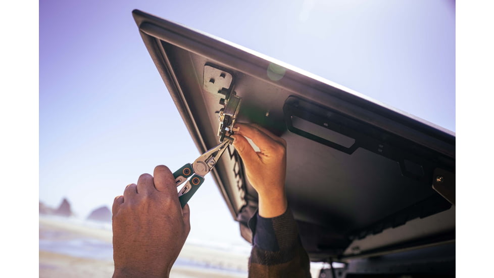 Leatherman Wave Alpha Multi-Tool, 2.88in, MagnaCut Stainless Steel Blade, Cascadia Stainless Steel Handle, 833400