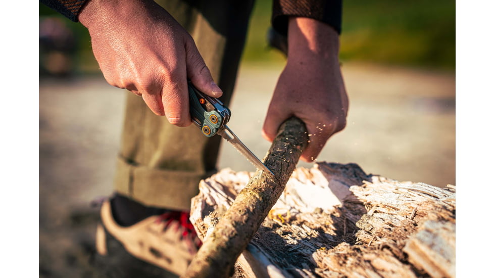 Leatherman Wave Alpha Multi-Tool, 2.88in, MagnaCut Stainless Steel Blade, Cascadia Stainless Steel Handle, 833400