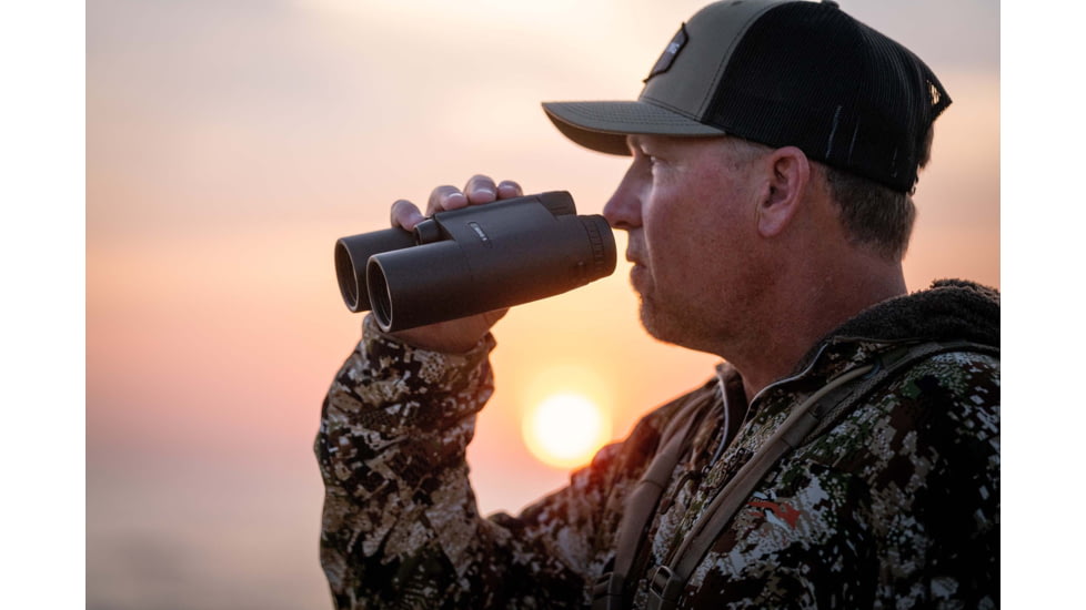 Leica Geovid R 8x42mm Rangefinder Binocular, LED, Black, 40811