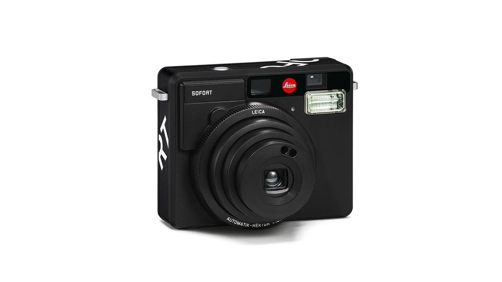 Leica Sofort, Mechanical Shutter, 0.37x, Black, 60 mm f/12.7 (34 mm in 35 mm equivalent) 19111