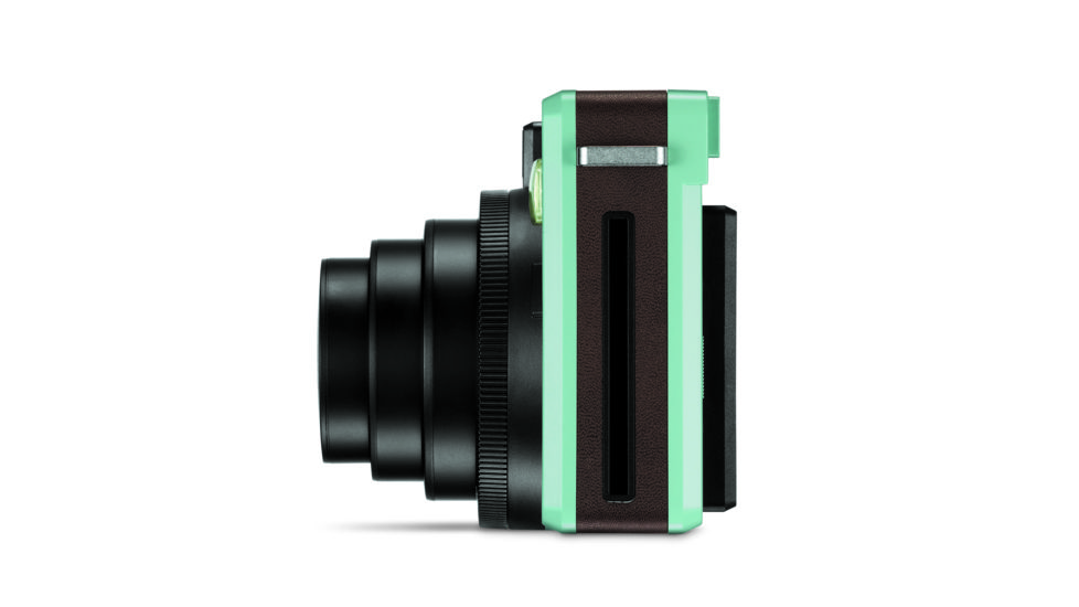 Leica Sofort, Mechanical Shutter, 0.37x, 60 mm f/12.7, 34 mm in 35 mm Equivalent, Mint, 19101