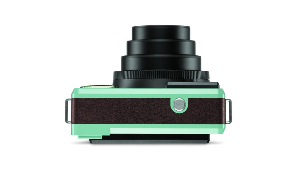 Leica Sofort, Mechanical Shutter, 0.37x, 60 mm f/12.7, 34 mm in 35 mm Equivalent, Mint, 19101