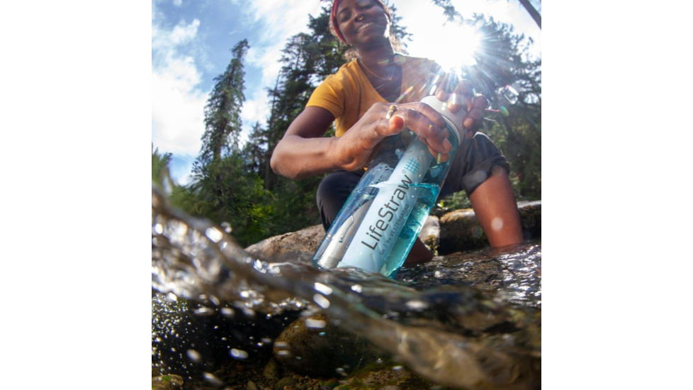 LifeStraw Go Water Bottle with Filter, 22oz, Coral, EN Pack, LSG201CR09