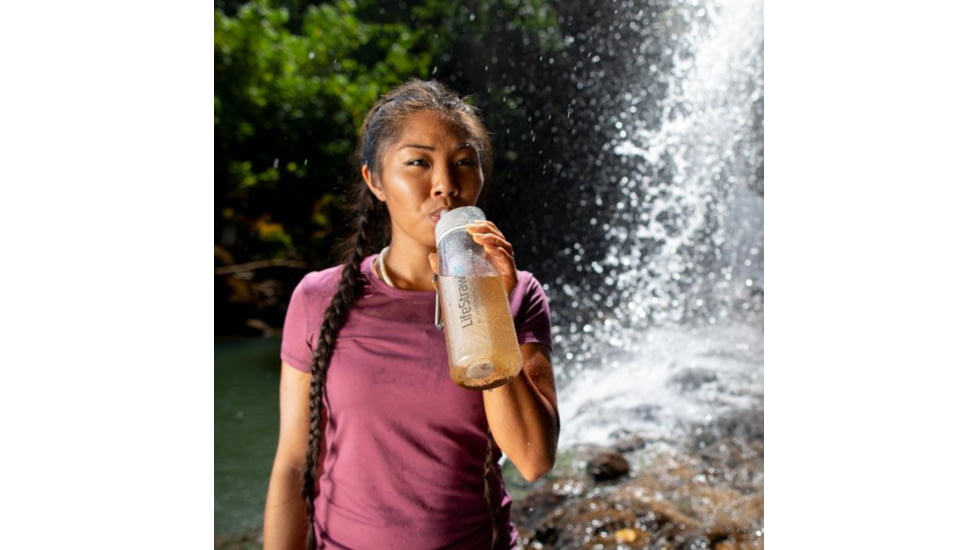 LifeStraw Go Water Bottle with Filter, 22oz, Coral, EN Pack, LSG201CR09