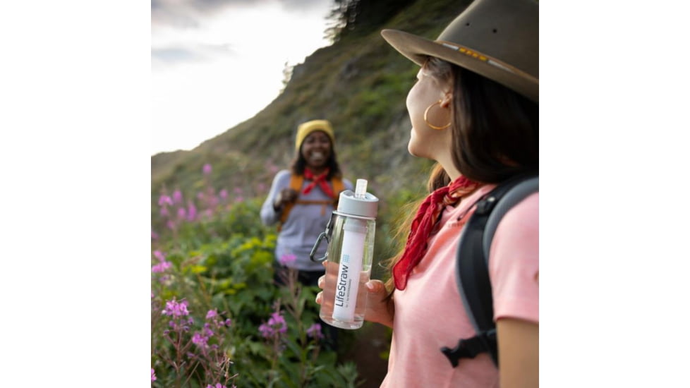 LifeStraw Go Water Bottle with Filter, 22oz, Coral, EN Pack, LSG201CR09