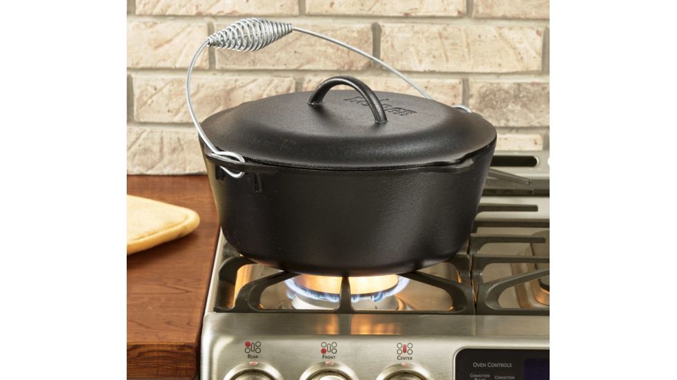 Lodge Cast Iron Dutch Oven with Spiral Bail Handle, 7 quart, L10DO3