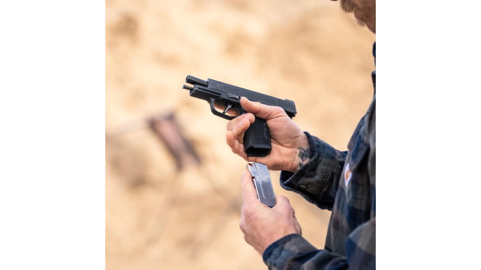 Magpul Industries AMAG 15 SG9 SIG Sauer P320 9mm Luger 15 Round Pistol Magazine