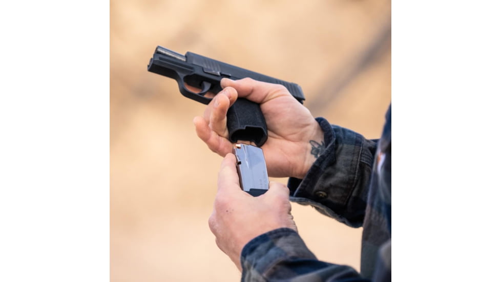 Magpul Industries AMAG 15 SG9 SIG Sauer P320 9mm Luger 15 Round Pistol Magazine