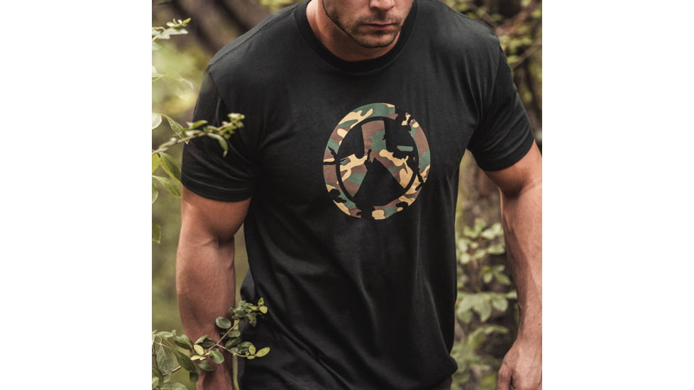 Magpul Industries Woodland Camo Icon Logo, T-Shirt