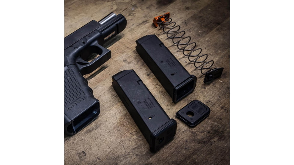 Magpul Industries PMAG 17 GL9 Glock G17, 9mm Luger, 17 Round Rifle Magazine, Black, 1 Pack, MAG546-BLK-17RD