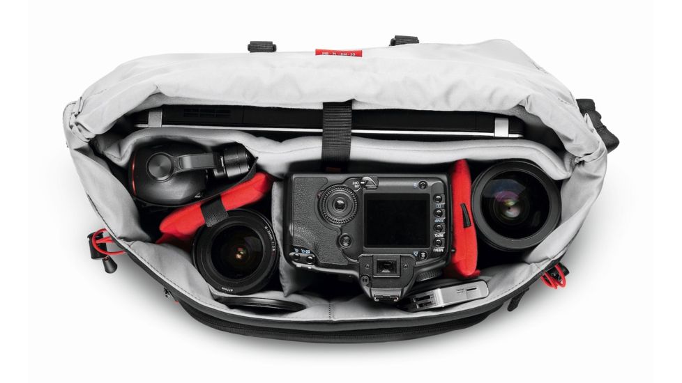 Manfrotto Pro Light Camera Messenger Bag Bumblebee M-30 for DSLR, Black, MB PL-BM-30
