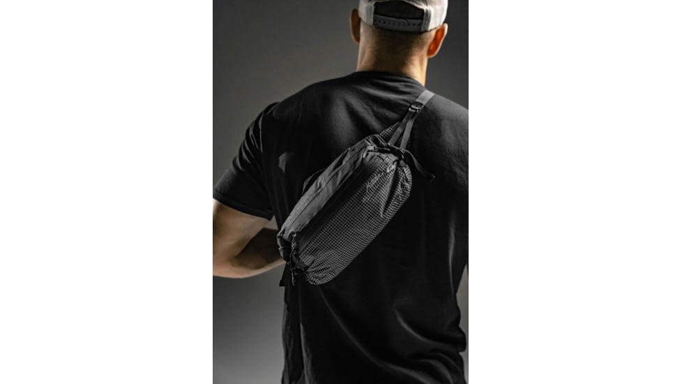 Matador Freerain Waterproof Packable Hip Pack, Charcoal/Black, 2-4 liter, MATFRHP001BK
