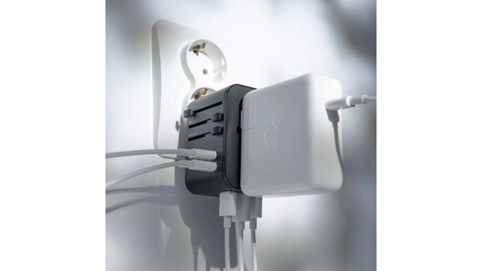 Matador Global Travel Adapter, Black, 3x2x2, MATJY307001BK