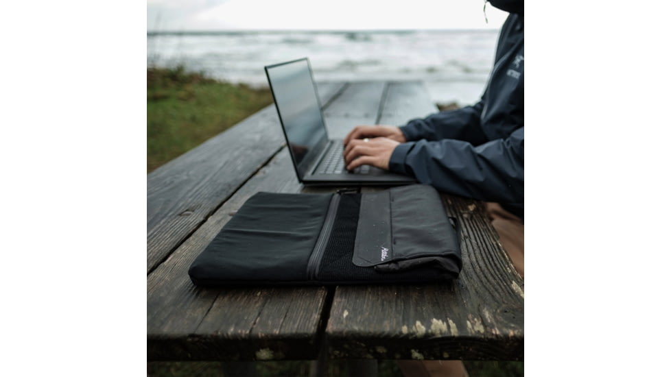 Matador Laptop Base Layer, Charcoal/Black, One Size, MATLBL001BK