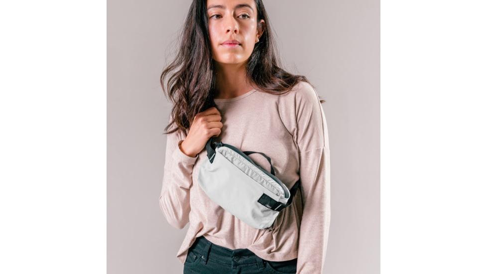 Matador ReFraction Packable Sling, Arctic White, MATOG2HP01W