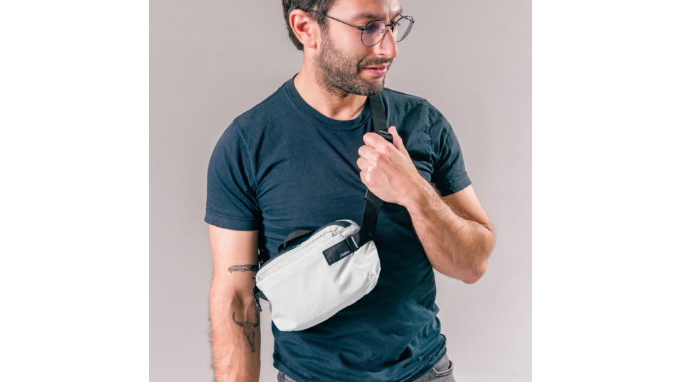 Matador ReFraction Packable Sling, Arctic White, MATOG2HP01W