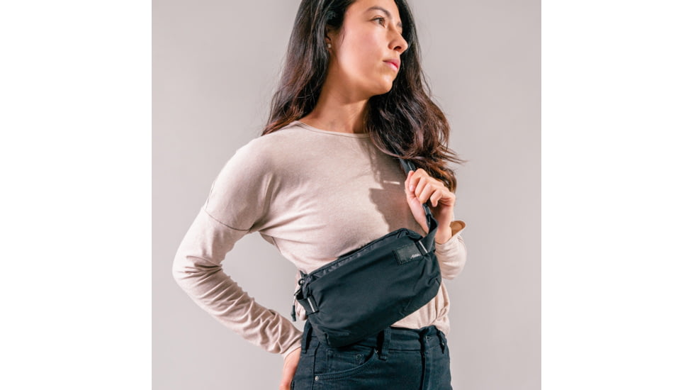 Matador ReFraction Packable Sling, Black, MATOG2HP01BK