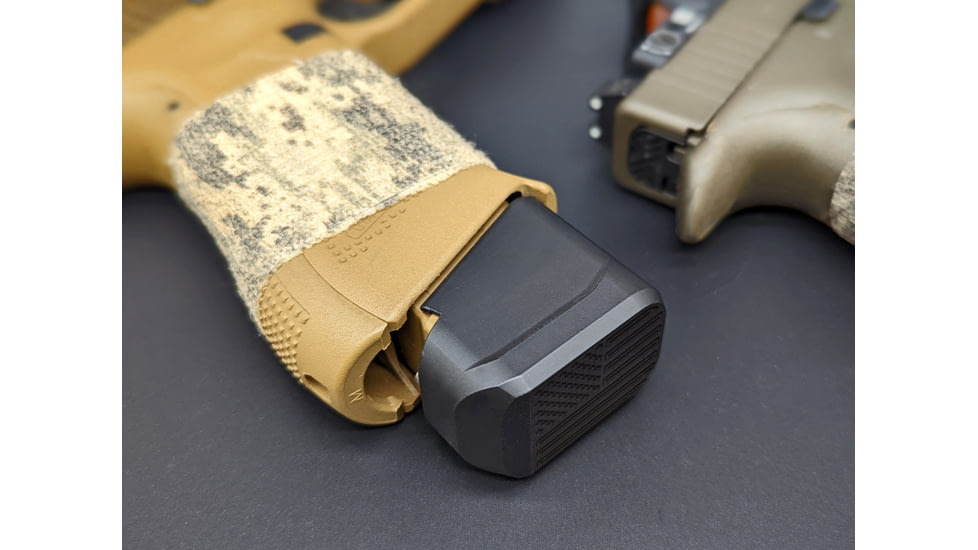 MILSPIN Blacked Out US Flag Magazine Extension For Glock 22/35, 5 Round, Blacked Out Cerakote, 1152118101-5RD