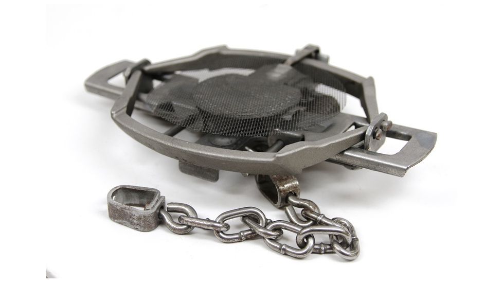 Minnesota Trapline Fiberglass Trap Pan Covers No. 1.75 24pk., Silver, 1.75 PanCovers