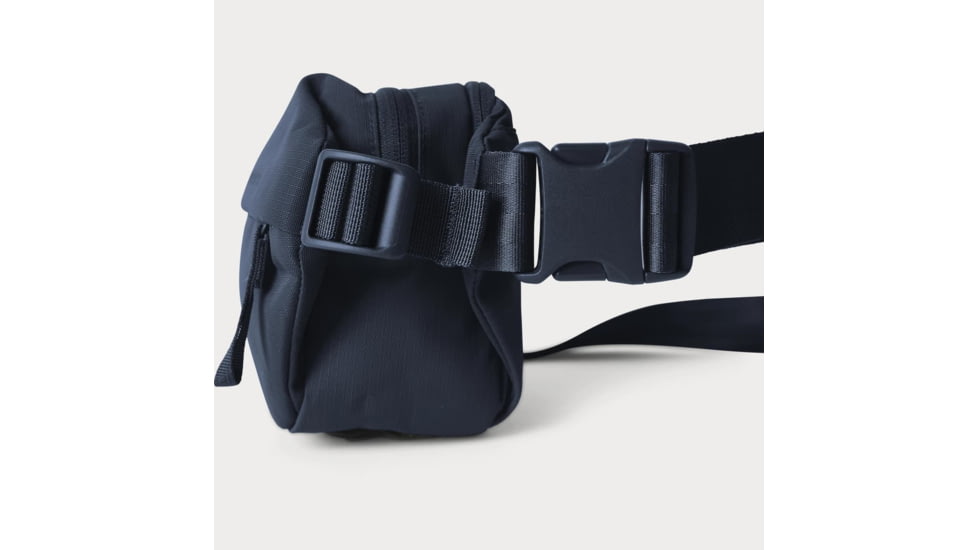 Moment 2L Everything Sling, Navy, 106-206