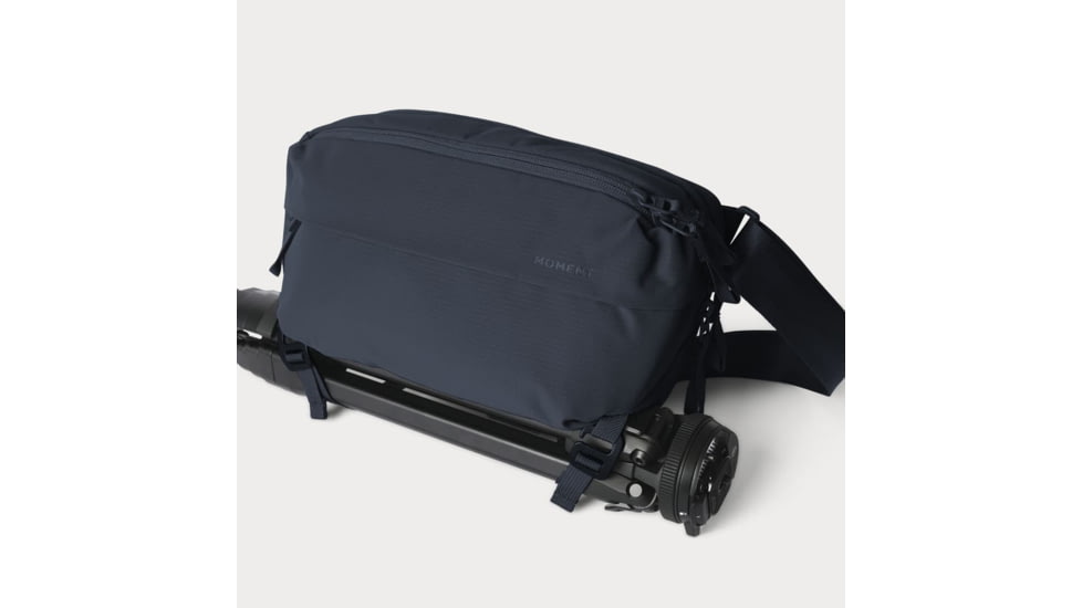 Moment 2L Everything Sling, Navy, 106-206
