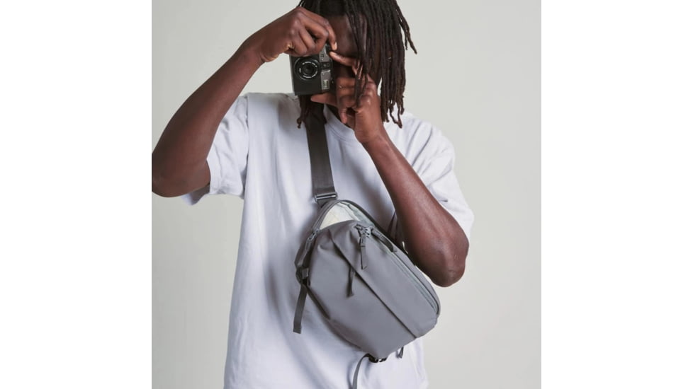 Moment 4L Everything Sling, Grey, 106-209