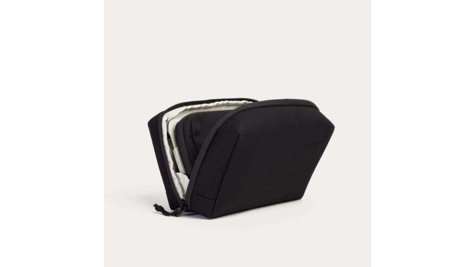 Moment MTW Tech Organizer, Black, 106-143