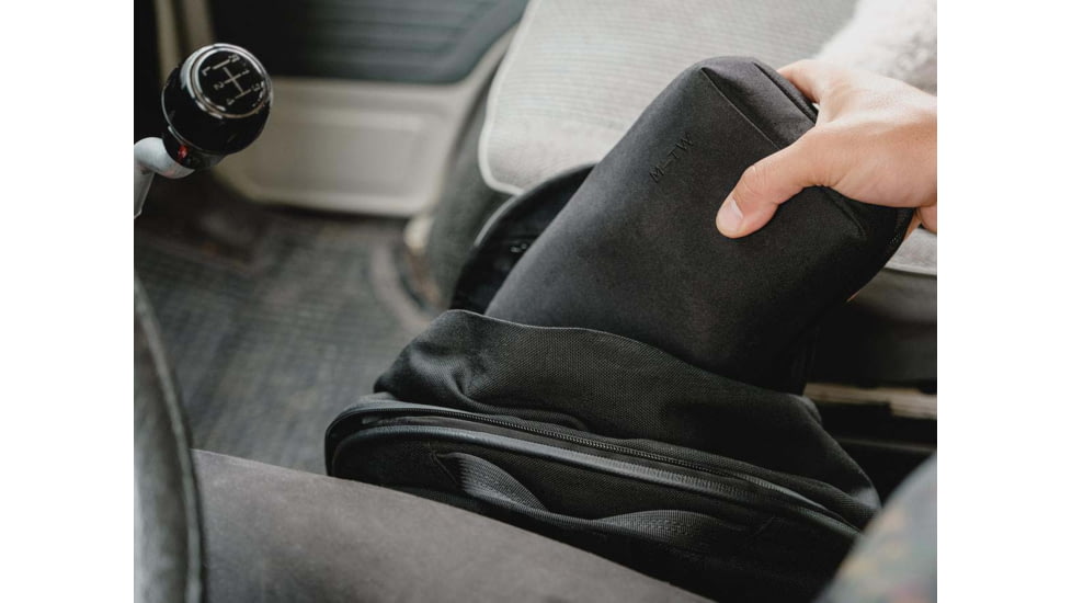 Moment MTW Tech Organizer, Black, 106-143