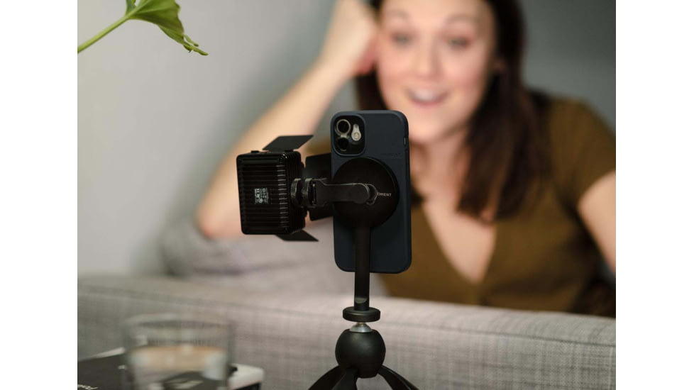 Moment Pro Tripod Mount, For MagSafe Portrait and Landscape, Black, 107-016-M