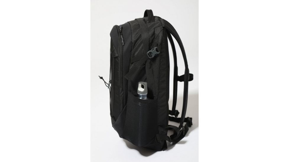 Montane Synergy Day Pack, 20 L, Black, One Size, PSY20BLAO07