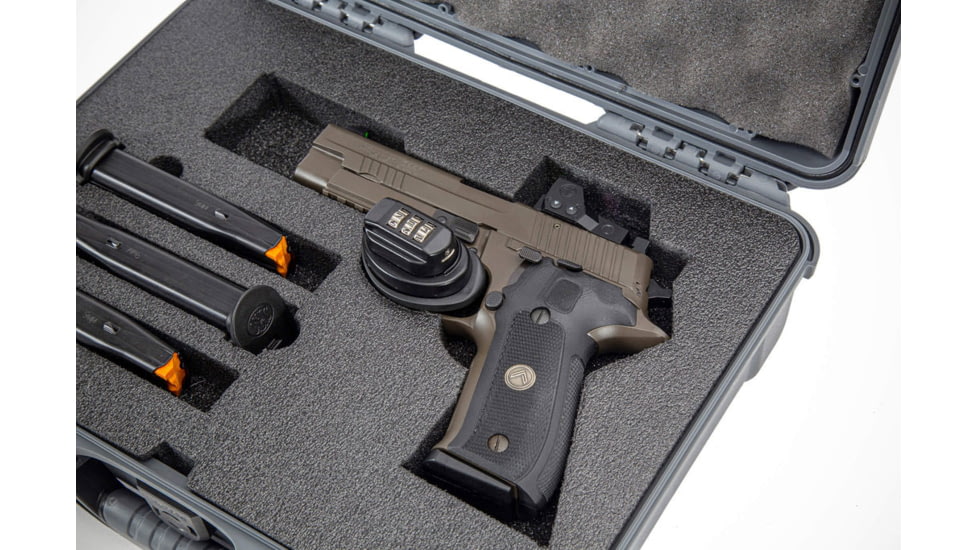 Nanuk Case 910 w/Foam For Pistol Optic Ready, Graphite, Medium, 910S-080GP-0A0-21312