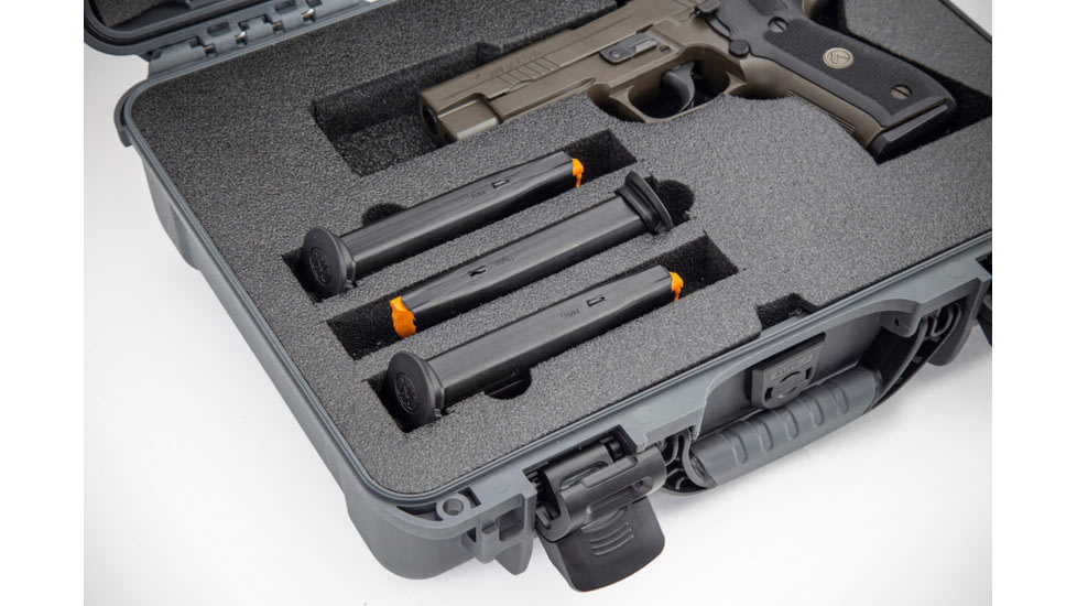 Nanuk Case 910 w/Foam For Pistol Optic Ready, Graphite, Medium, 910S-080GP-0A0-21312