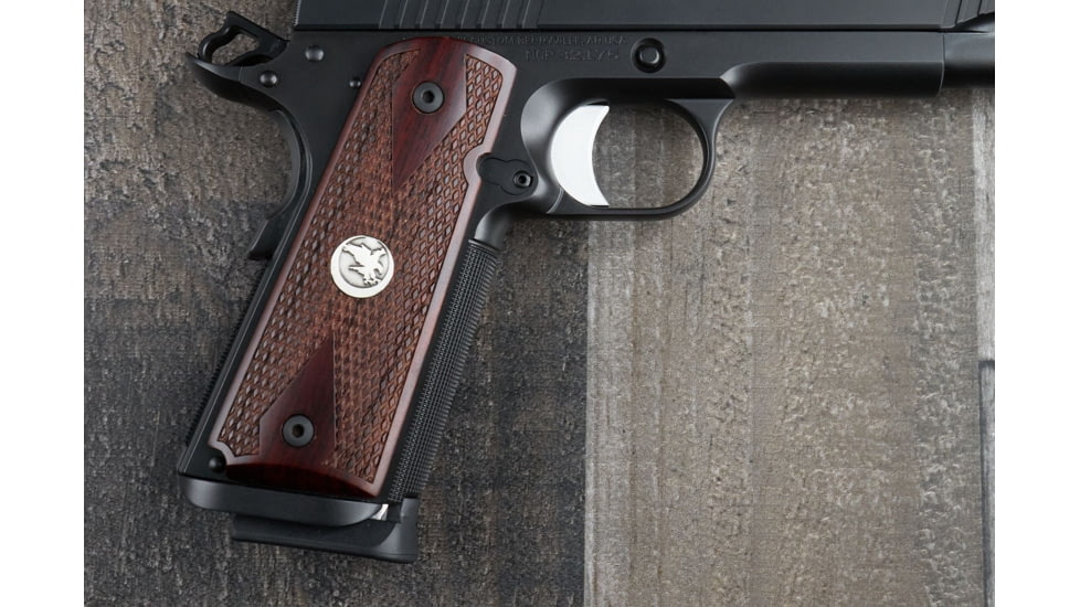 Nighthawk Custom Cocobolo Grips, Gov., Double Diamond Checkering, Ambi Cut, w/Nighthawk Logo, Medallion, G173-M