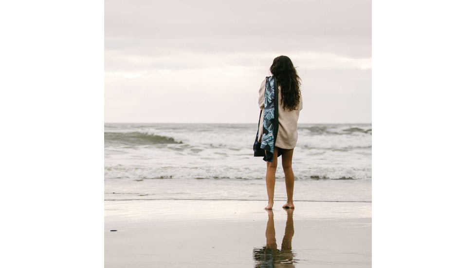 Nomadix Original Towel, Banana Leaf Blue, 30in x 72.5in, NM-FIDL-103