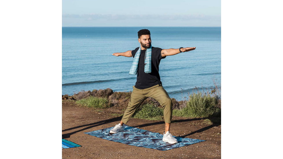 Nomadix Original Towel, Banana Leaf Blue, 30in x 72.5in, NM-FIDL-103