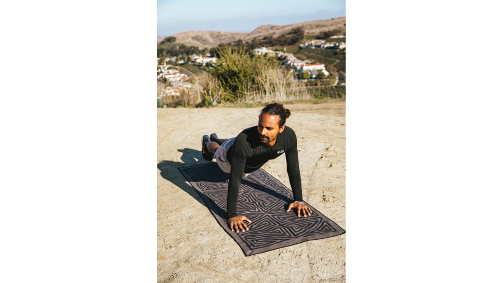 Nomadix Original Towel, La Playa Brown Black, One Size, NM-LAPL-101