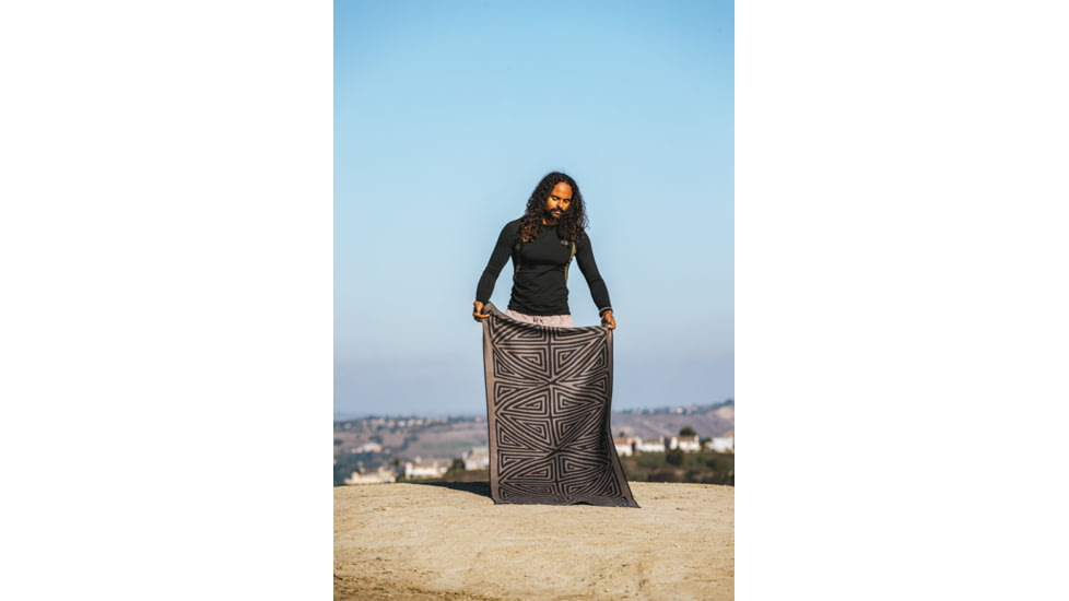 Nomadix Original Towel, La Playa Brown Black, One Size, NM-LAPL-101