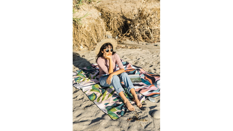 Nomadix Original Towel, Monstera Green Pink, One Size, NM-MONS-102