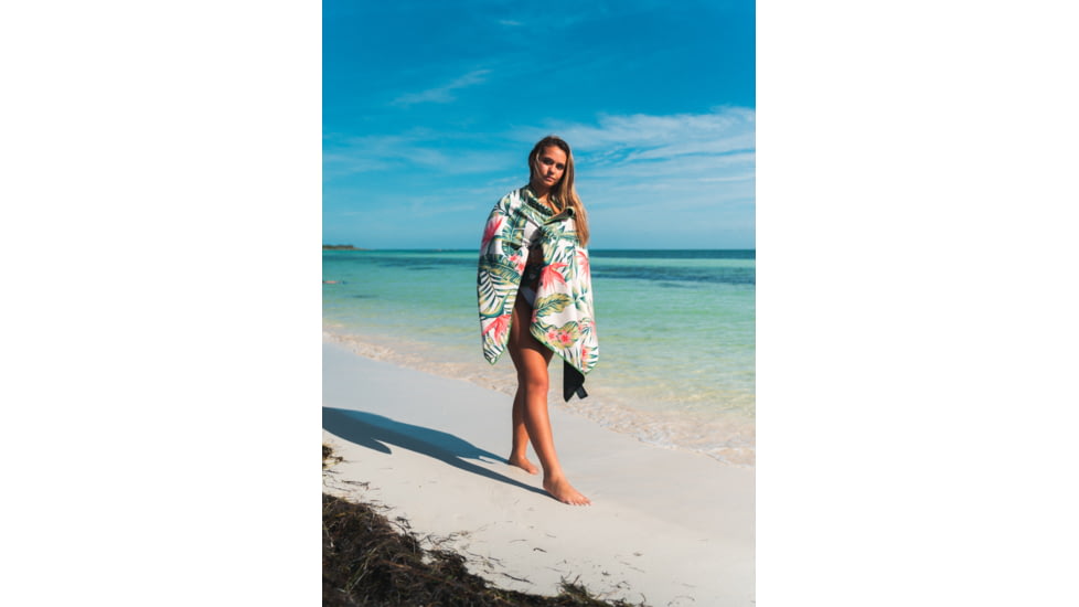 Nomadix Original Towel, Palms Pink, One Size, NM-PLMS-101