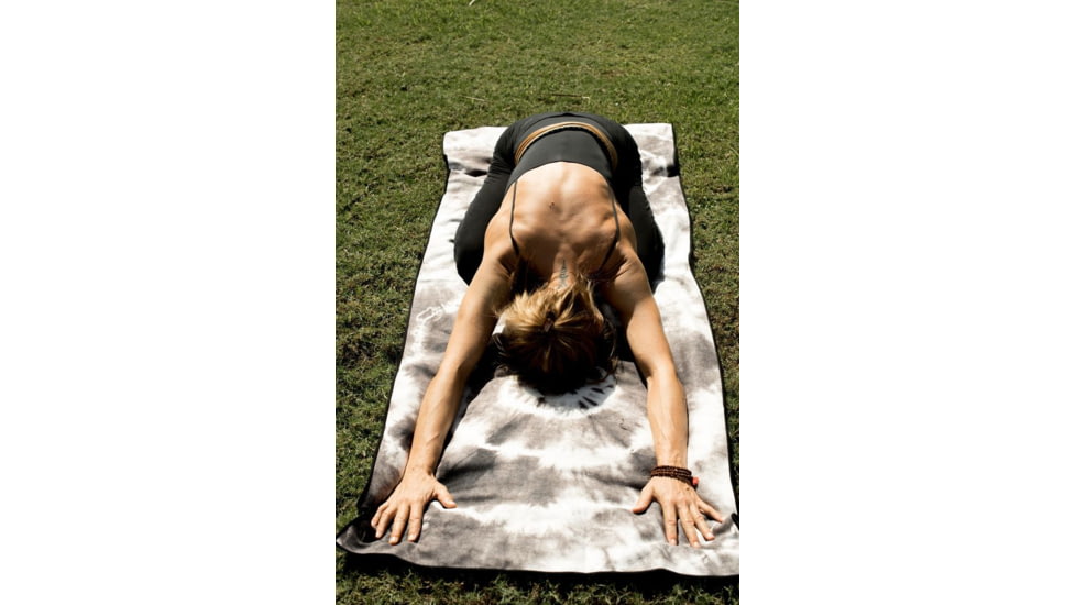 Nomadix Original Towel, Tie Dye Black/White, One Size, NM-TYDY-101