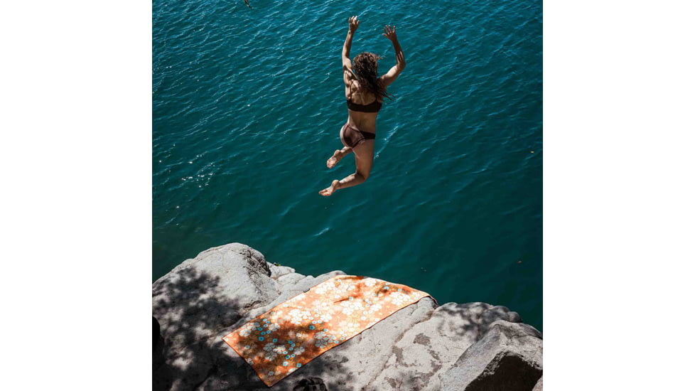 Nomadix Original Towels, Hula Orange, NM-HULA-101