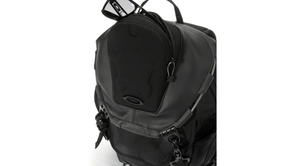 Oakley SI Bathroom Sink Pack, Stealth Black 92356-013