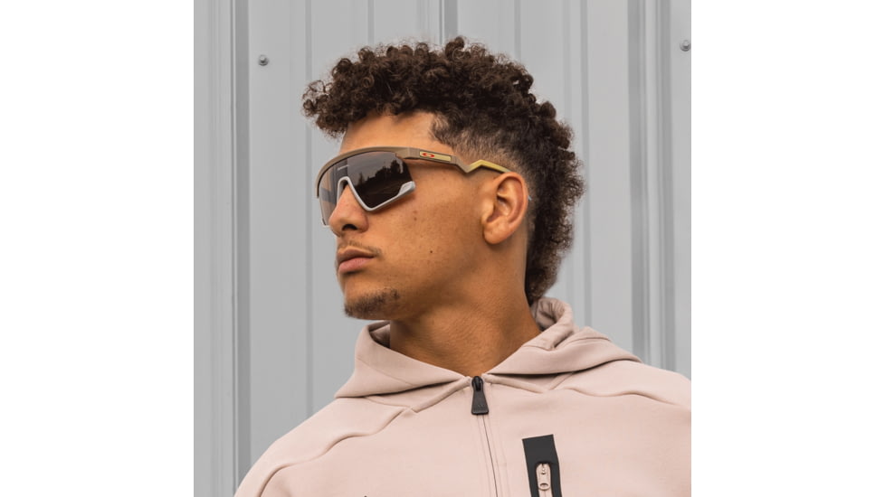 Oakley BXTR Patrick Mahomes II Collection Sunglasses, Matte Desert Tan, PRIZM Tungsten, PRIZM Tungsten, OO9280-0839