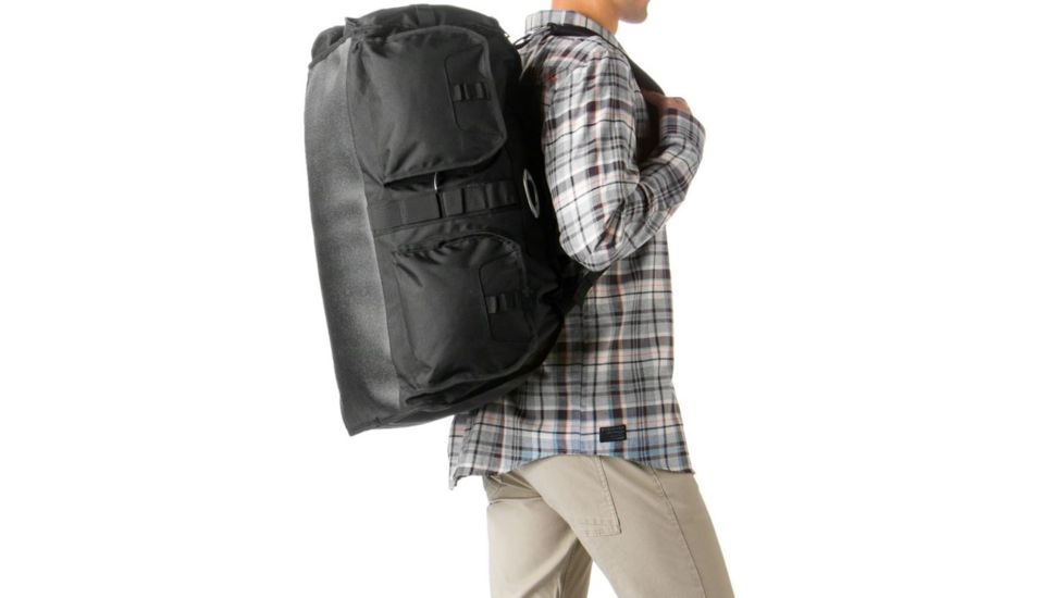 Oakley Dry Goods Duffel, Black 92608-001