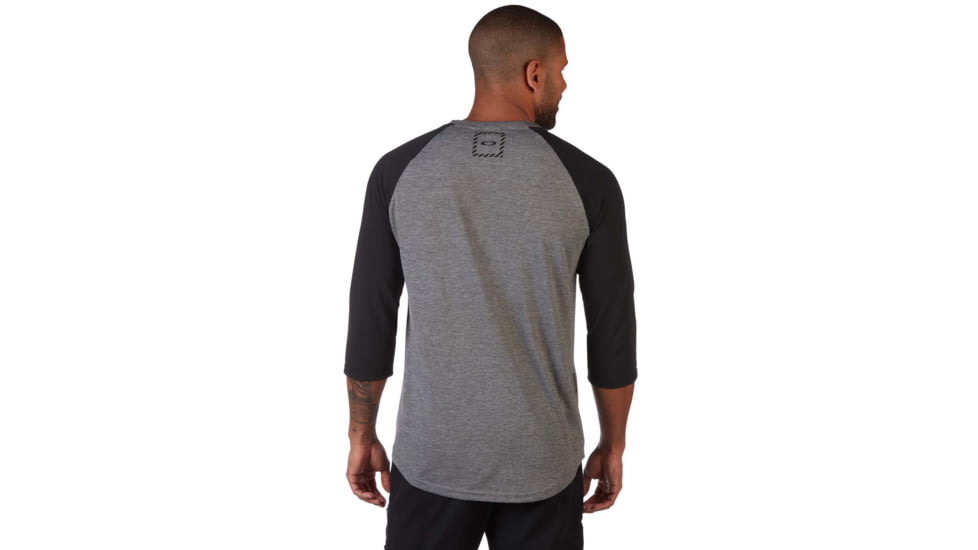 Oakley Edge 3/4 Raglan - Mens, Athletic Heather Grey, Extra Large, 433867-24G-XL